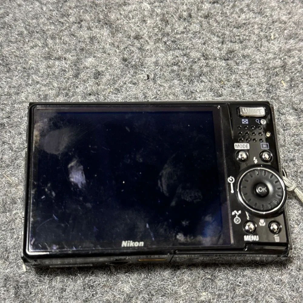 Nikon Coolpix S50 7.2MP Untested Missing One‎ Panel